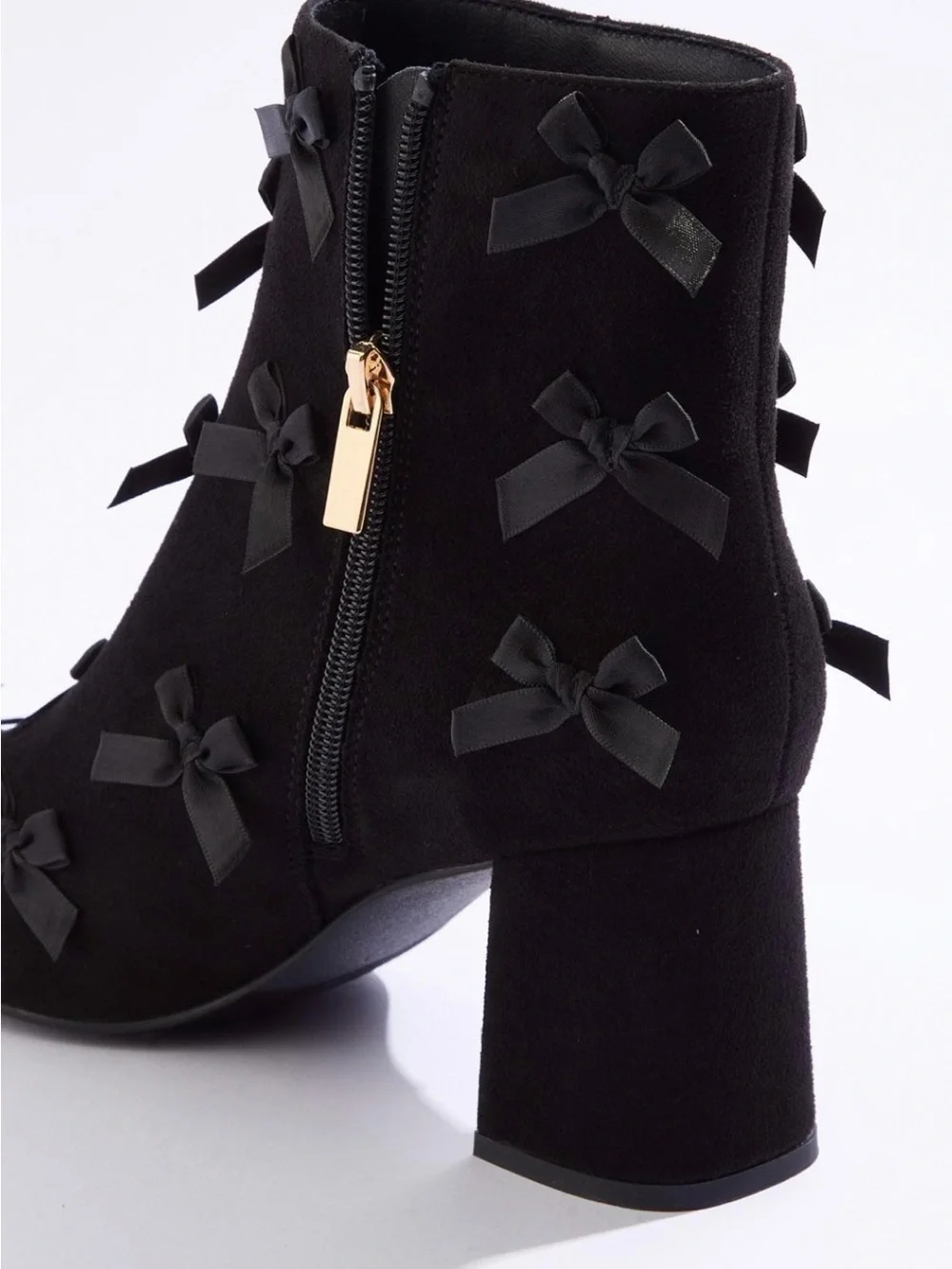N/A chic black